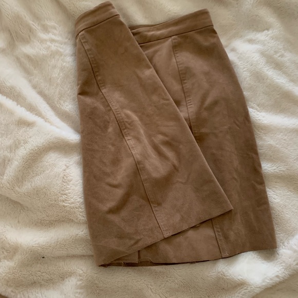 Wilfred Free Vegan Suede Snap Front Skirt - Picture 3 of 4